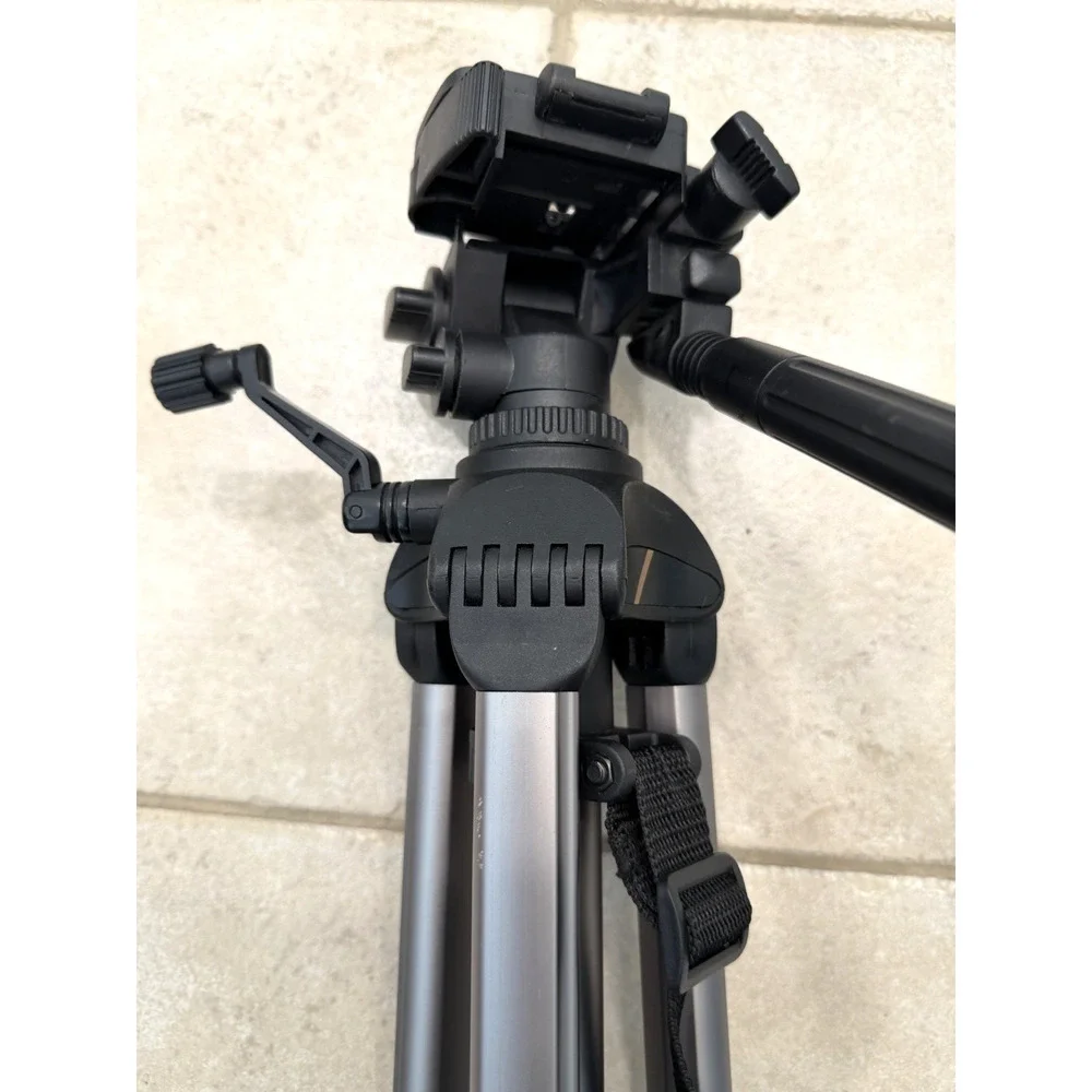 Promaster 6200 Photo/Video Tripod (PR03264) - Very nice condition